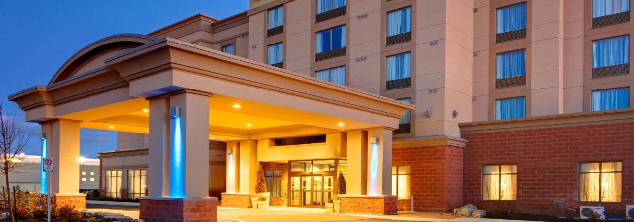 Newmarket Hotel And Suites Exterior photo